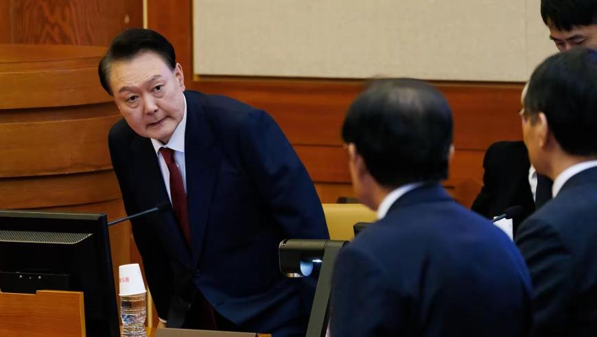香港最准的公开资料2025年,缅甸废墟突发巨响 救援队撤离时摔倒,最新正品解答落实_正式版V12.66